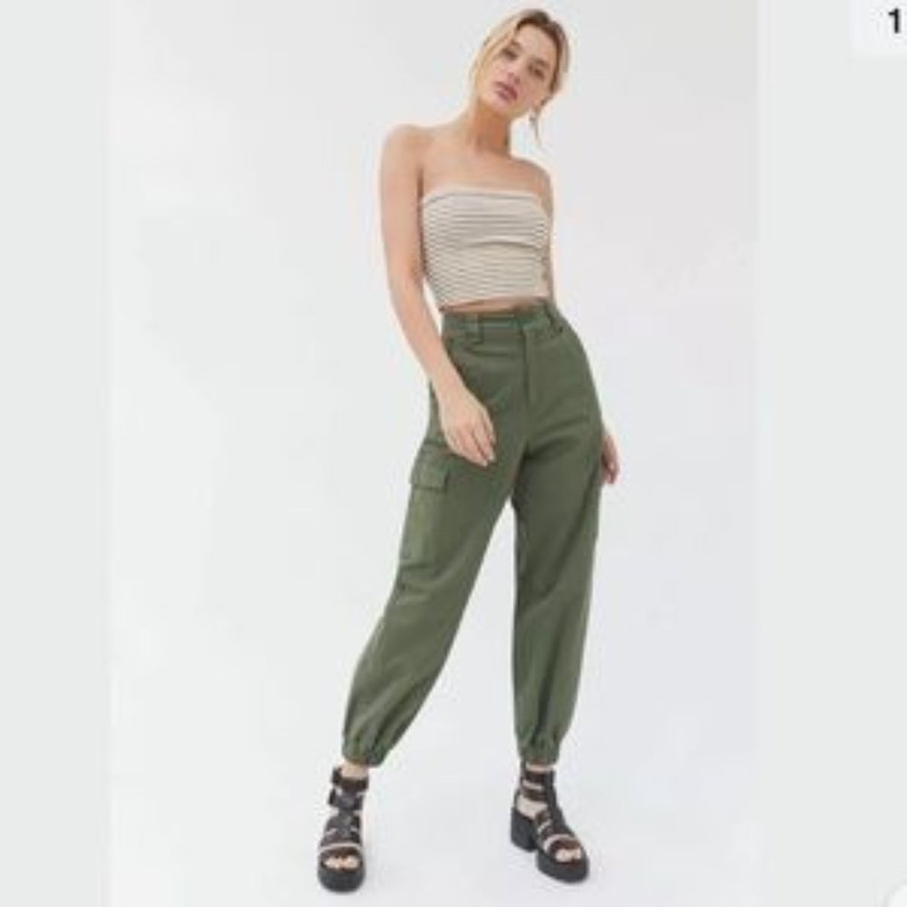BDG High-Waisted Cargo Pants in Dark Green